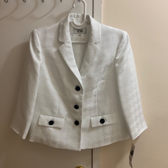 NWT Size 6 Le Suit Three- button Vanilla Ice Skirt Suit - Picture 8 of 10